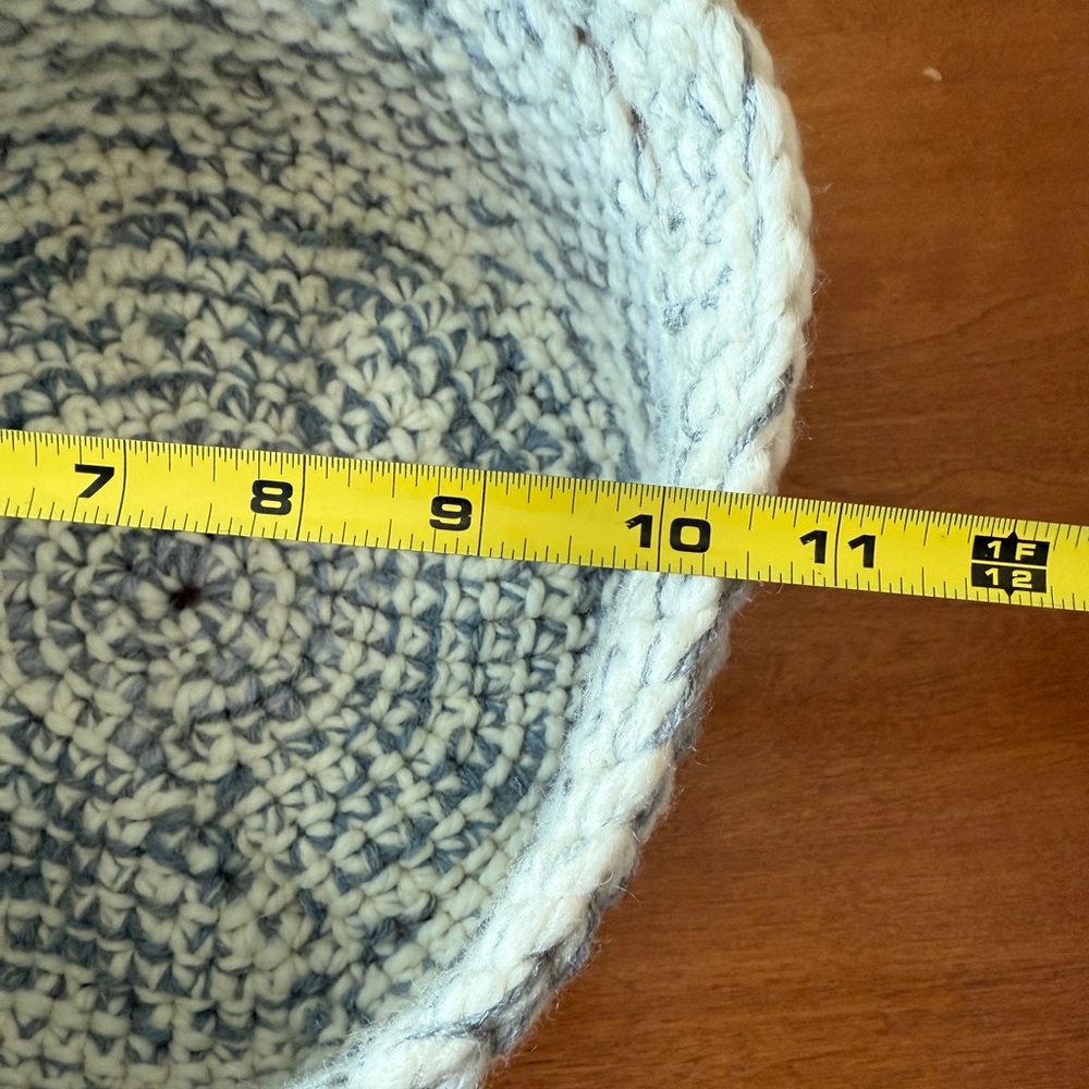 Handmade Crochet Basket With Handles. Cream and Gray. Stable structure. - Picture 3 of 4